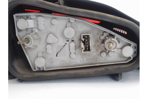 Recambio de piloto trasero derecho para peugeot 106 (s1) referencia OEM IAM 635184  