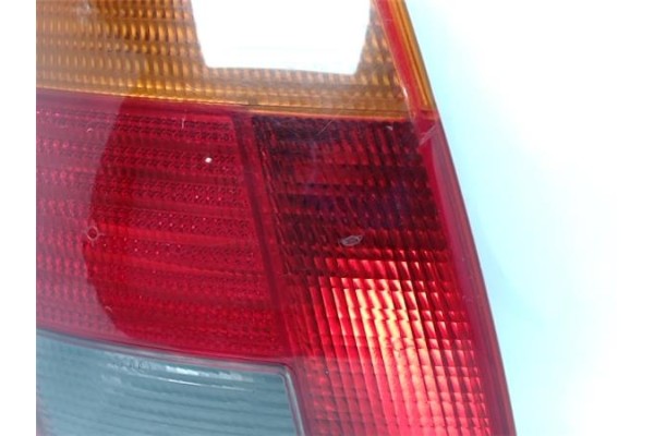 Recambio de piloto trasero izquierdo para audi a4 berlina (b5) referencia OEM IAM 8D9945111  