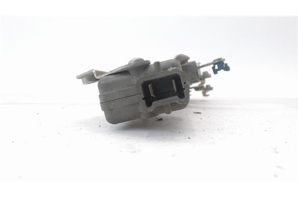 Recambio de cierre electromagnetico trasero derecho para opel movano furgón (f9) 2.8 dti referencia OEM IAM 93182857  