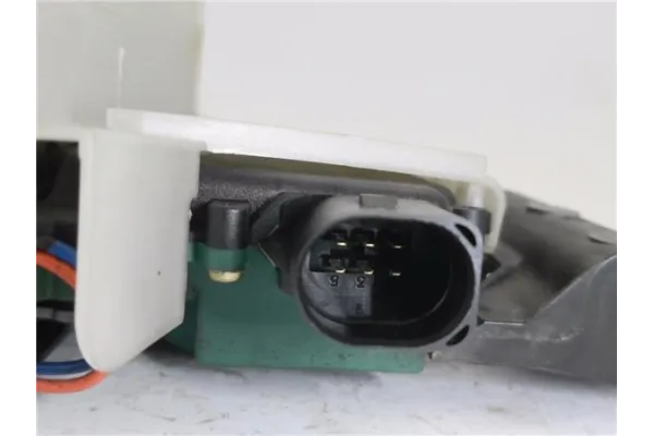 Recambio de cierre electromagnetico trasero derecho para volkswagen passat variant (3b6) 1.9 básico referencia OEM IAM 3B4839016