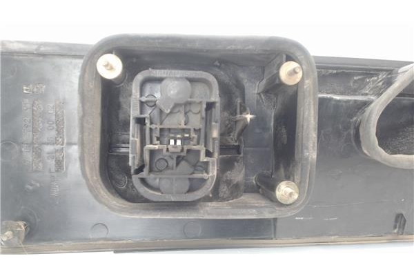 Recambio de piloto trasero central para renault r 21 berlina (b/l48) referencia OEM IAM 7700792915  