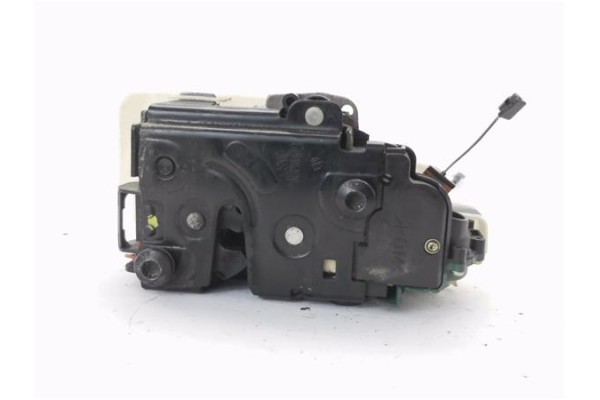 Recambio de cierre electromagnetico trasero izquierdo para volkswagen passat variant (3b6) 1.9 básico referencia OEM IAM 3B48390