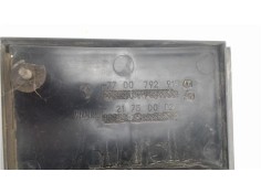 Recambio de piloto trasero central para renault r 21 berlina (b/l48) referencia OEM IAM 7700792915  