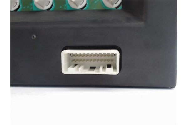 Recambio de pantalla para nissan almera (n16/e) referencia OEM IAM 28090BU701A  