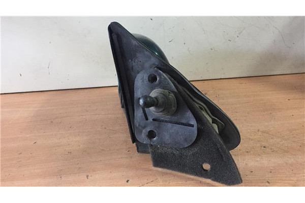 Recambio de retrovisor izquierdo para daewoo nexia 1.5 fantasy referencia OEM IAM E13014003  