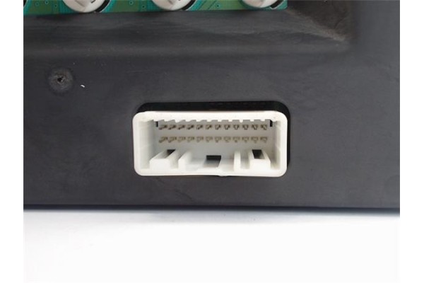 Recambio de pantalla para nissan almera (n16/e) referencia OEM IAM 28090BU701A  