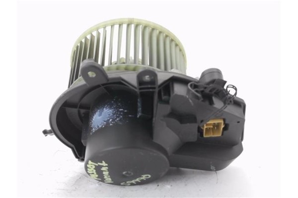 Recambio de motor calefaccion para volkswagen passat variant (3b6) 1.9 básico referencia OEM IAM 8D1820021C  