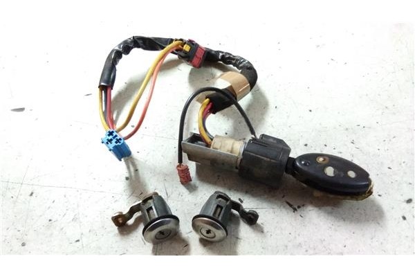 Recambio de llave para citroen xsara berlina 2.0 hdi 109 referencia OEM IAM 9926LJ  