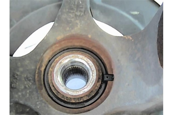 Recambio de mangueta delantero izquierda para mazda 3 berlina (bk) 1.6 cd active+ xcite referencia OEM IAM BP4K33031C  