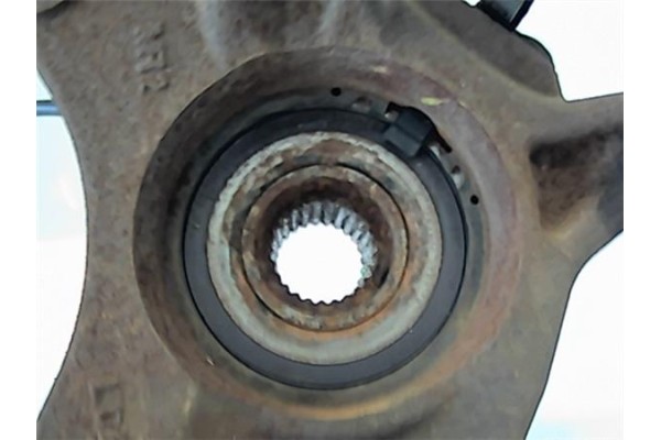 Recambio de mangueta delantero derecha para dacia duster i 1.5 ambiance 4x2 referencia OEM IAM 8200881829  