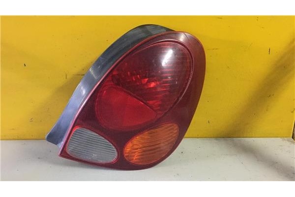 Recambio de piloto trasero derecho para toyota corolla (e11) 1.4 linea terra (3-ptas.) referencia OEM IAM 8155002110  
