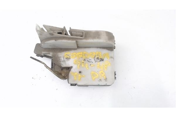 Recambio de cierre electromagnetico trasero derecho para seat cordoba berlina (6k2) 1.4 i referencia OEM IAM 6K4839016  