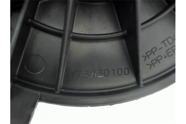 Recambio de motor calefaccion para opel movano b furgón/combi 2.3 combi l1h1 3,0t referencia OEM IAM 173830100  