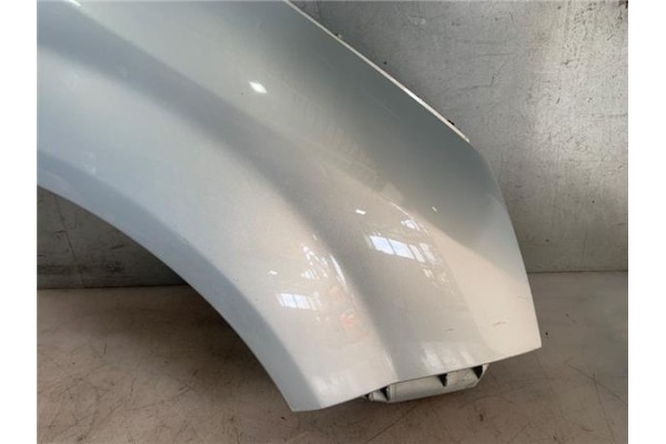 Recambio de aleta delantero derecha para renault scenic ii (jm) 1.9 dci (jm12, jm0g) referencia OEM IAM 8200020569  