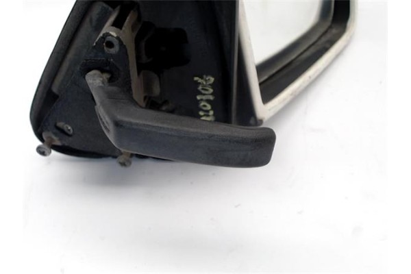 Recambio de retrovisor derecho para opel kadett sin definir referencia OEM IAM 0510411  