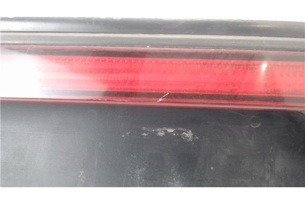 Recambio de piloto trasero central para renault r 21 berlina (b/l48) referencia OEM IAM 7700792915  