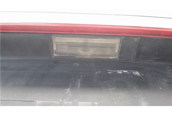 Recambio de piloto trasero central para renault r 21 berlina (b/l48) referencia OEM IAM 7700792915  