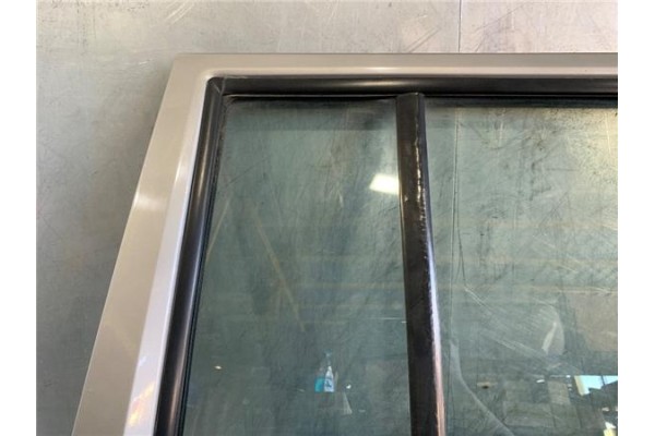 Recambio de puerta trasero derecha para jeep cherokee (xj) 2.5 td referencia OEM IAM 55235904AA  