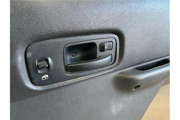 Recambio de puerta trasero derecha para jeep cherokee (xj) 2.5 td referencia OEM IAM 55235904AA  