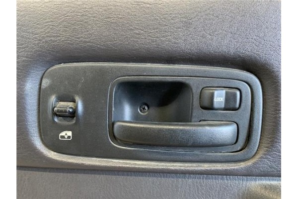 Recambio de puerta trasero derecha para jeep cherokee (xj) 2.5 td referencia OEM IAM 55235904AA  