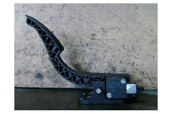 Recambio de potenciometro pedal gas para kia sorento (bl) 2.5 crdi referencia OEM IAM  PA66 
