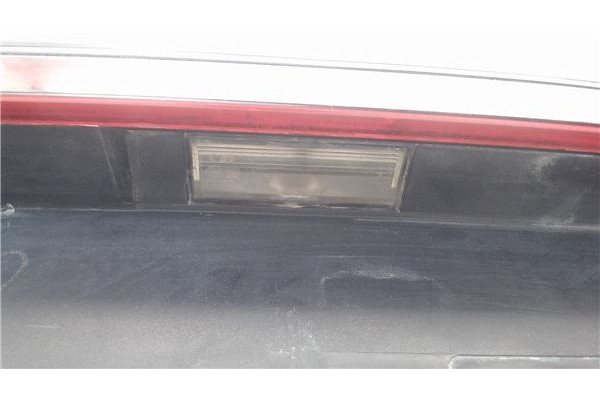 Recambio de piloto trasero central para renault r 21 berlina (b/l48) referencia OEM IAM 7700792915  