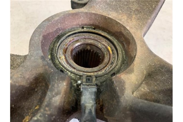 Recambio de mangueta delantero derecha para renault scenic ii (jm) 1.5 dci (jm0f) referencia OEM IAM 8200297033  