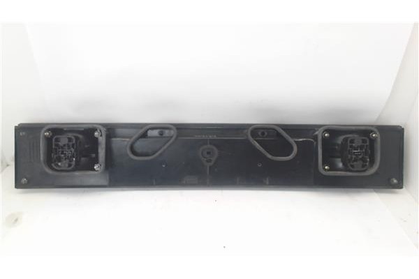 Recambio de piloto trasero central para renault r 21 berlina (b/l48) referencia OEM IAM 7700792915  