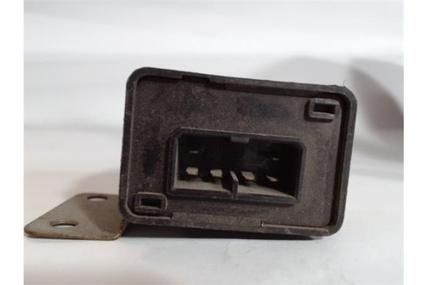 Recambio de caja fusibles/rele para nissan vanette cargo 2.3 vanette cargo caja cerrada referencia OEM IAM 226050C800 572840 