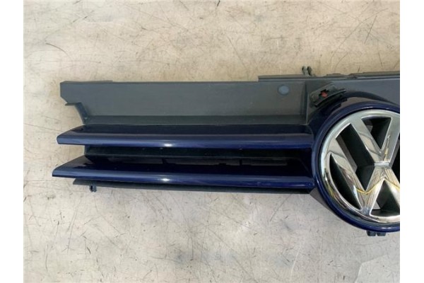 Recambio de rejilla paragolpes delantero para volkswagen golf iv berlina (1j1) 1.9 tdi referencia OEM IAM 1J0853655G 1J0853651H 