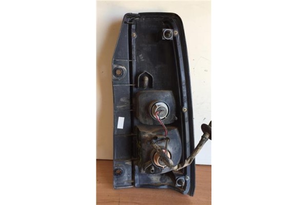 Recambio de piloto trasero izquierdo para suzuki jimny (sn/fj) 1.3 hard top referencia OEM IAM 13232091  