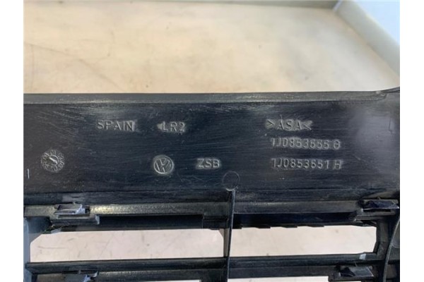 Recambio de rejilla paragolpes delantero para volkswagen golf iv berlina (1j1) 1.9 tdi referencia OEM IAM 1J0853655G 1J0853651H 