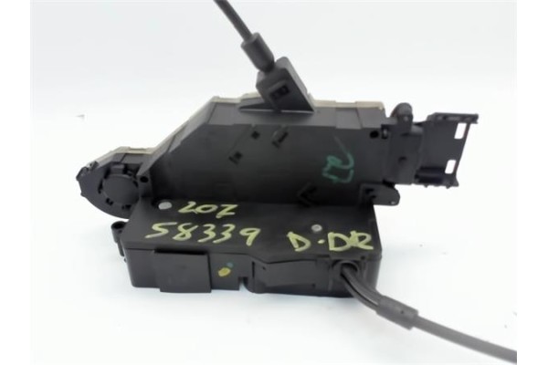 Recambio de cerradura puerta delantero derecha para peugeot 207 1.6 hdi referencia OEM IAM 9136W2  