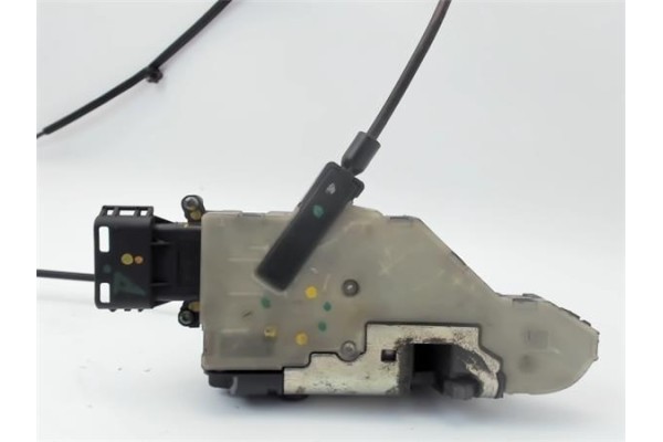 Recambio de cerradura puerta delantero derecha para peugeot 207 1.6 hdi referencia OEM IAM 9136W2  