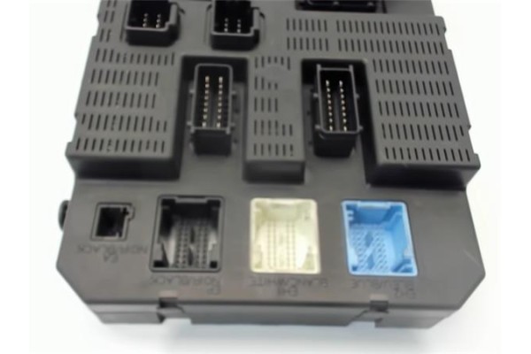 Recambio de caja fusibles/rele para peugeot 207 1.6 hdi referencia OEM IAM 9659285380  