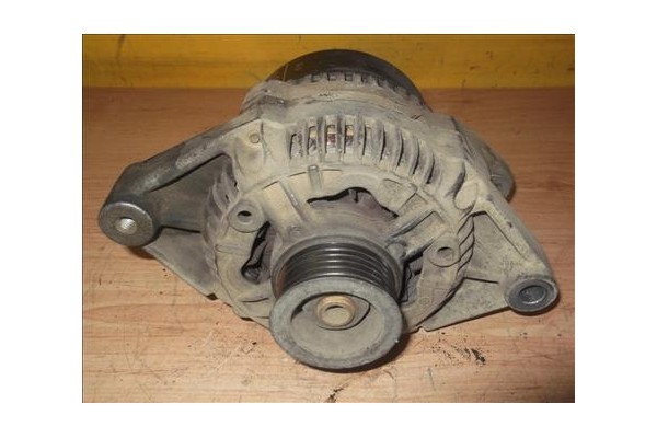 Recambio de alternador para opel astra f berlina 2.0 i referencia OEM IAM 90413760 0123120001 