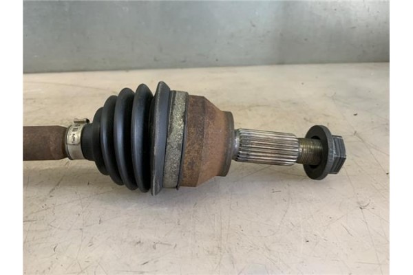 Recambio de palier delantero derecho para mazda 2 (b2w) 1.4 cd referencia OEM IAM Y40225600  