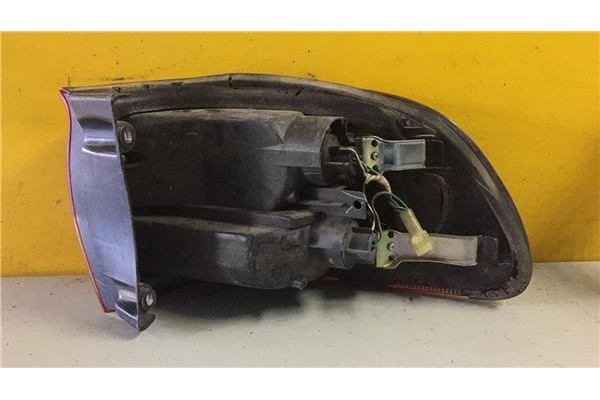 Recambio de piloto trasero izquierdo para toyota previa (r30) 2.0 d-4d básico referencia OEM IAM E130261  