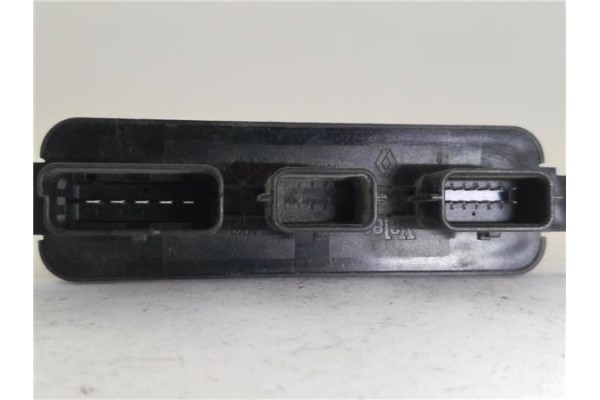 Recambio de modulo electronico para renault clio iii 1.4 16v referencia OEM IAM 8200261817 89901282D 