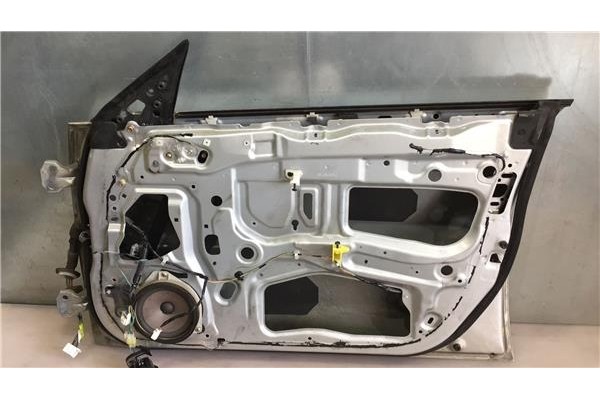 Recambio de puerta delantero derecha para subaru legacy iv 2.0 referencia OEM IAM 60009AG0209P  