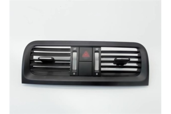 Recambio de rejilla entrada de aire para skoda fabia (nj3) referencia OEM IAM 5J0820957  