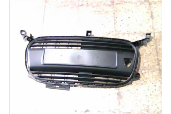 Recambio de rejilla paragolpes delantero para citroen c1 1.4 sx referencia OEM IAM 531120H060A 3200201160 