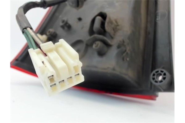 Recambio de piloto trasero derecho para mazda premacy (cp) referencia OEM IAM 22061908  