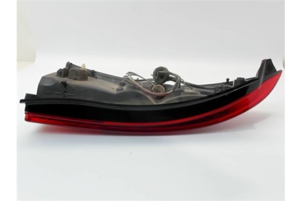 Recambio de piloto trasero derecho para mazda premacy (cp) referencia OEM IAM 22061908  