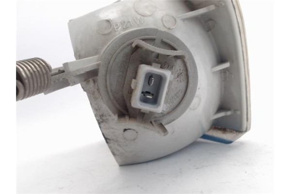 Recambio de intermitente delantero dcho para ford escort berlina referencia OEM IAM   438 , FIAT | 456 , FIAT | 36 , FORD | 6 , 