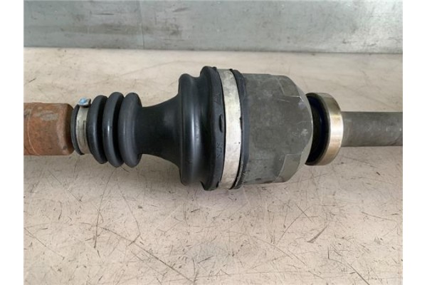 Recambio de palier delantero derecho para renault laguna ii (bg0) 1.9 dci (bg1a, bg1w) referencia OEM IAM 8200405445  