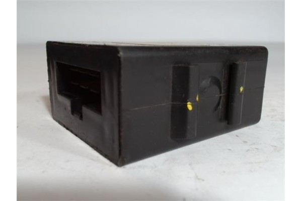 Recambio de caja fusibles/rele para nissan vanette cargo 2.3 vanette cargo caja cerrada referencia OEM IAM 2851168R00 ET20099 