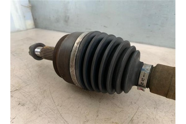 Recambio de palier delantero derecho para renault laguna ii (bg0) 1.9 dci (bg1a, bg1w) referencia OEM IAM 8200405445  
