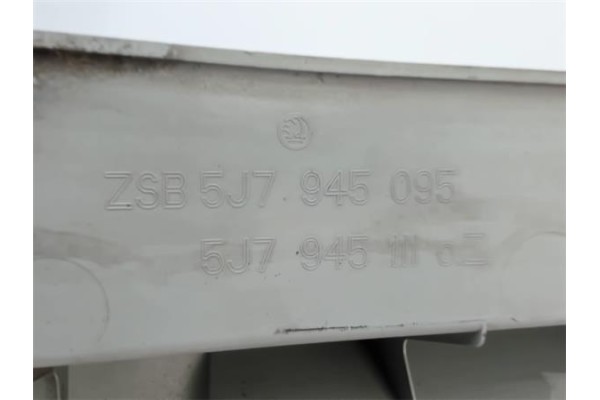 Recambio de piloto trasero izquierdo para skoda roomster (5j7) referencia OEM IAM 5J7945111  