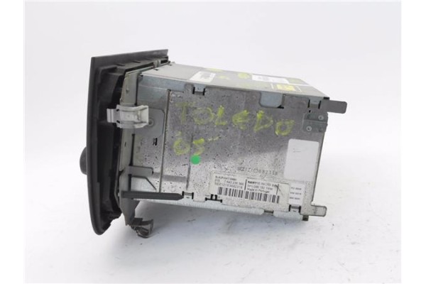Recambio de radio / cd para seat toledo (5p2) 1.9 tdi referencia OEM IAM 5P10351521 8,15764E+12 